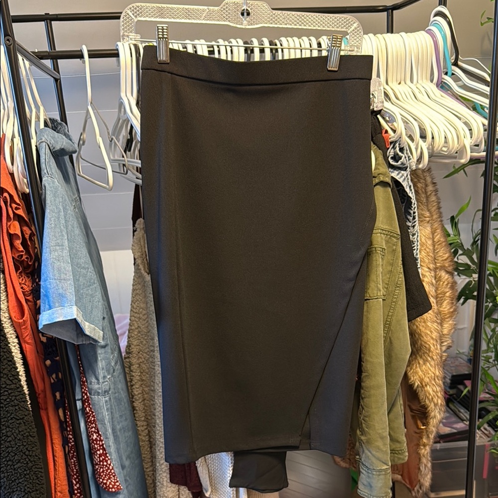 Elegant Black Pencil Skirt